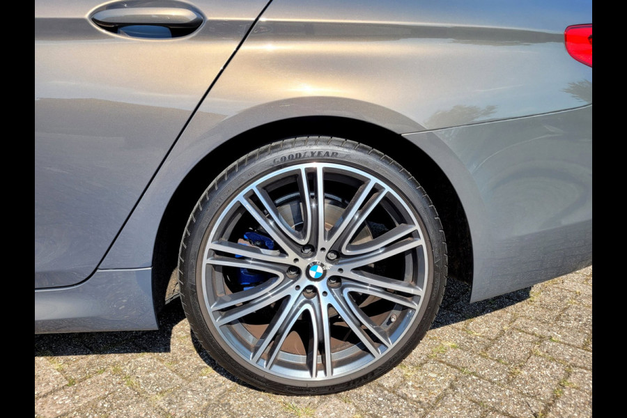 BMW 5 Serie 540i M-sport, Schuifdak, ACC, Trekhaak, VOL! (1e Eig. NL NAP) - Alvit Grau