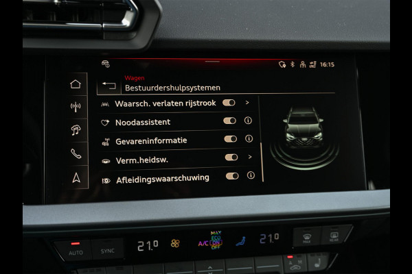 Audi A3 Sportback 45 TFSI e S edition Competition | Panoramadak | 5 jr Garantie | HUD | Sonos Sound | Camera | Ambiance interieur | Active Cruise | S-Seats + Memory | Stoelverwarming | Keyless |