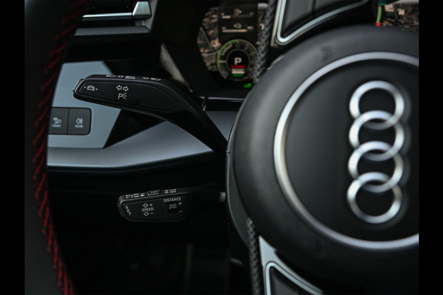 Audi A3 Sportback 45 TFSI e S edition Competition | Panoramadak | 5 jr Garantie | HUD | Sonos Sound | Camera | Ambiance interieur | Active Cruise | S-Seats + Memory | Stoelverwarming | Keyless |