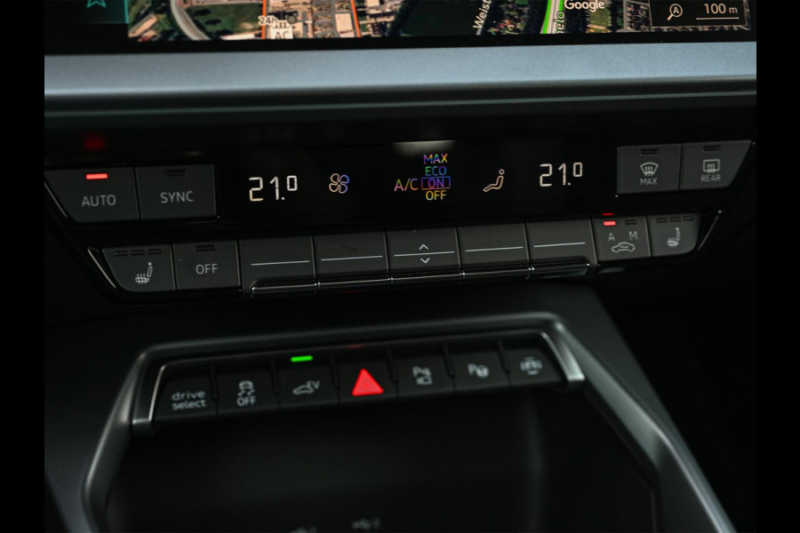 Audi A3 Sportback 45 TFSI e S edition Competition | Panoramadak | 5 jr Garantie | HUD | Sonos Sound | Camera | Ambiance interieur | Active Cruise | S-Seats + Memory | Stoelverwarming | Keyless |