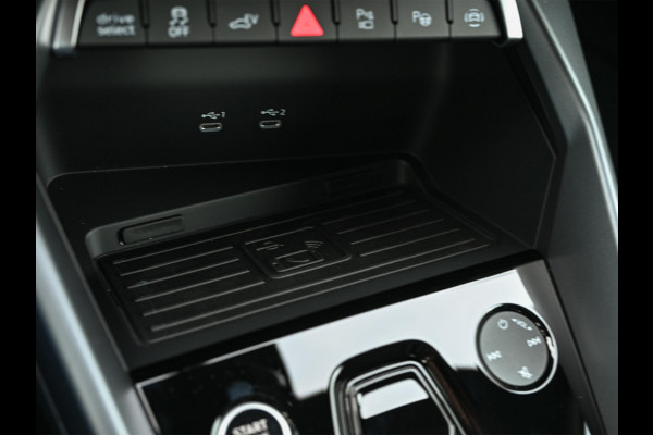 Audi A3 Sportback 45 TFSI e S edition Competition | Panoramadak | 5 jr Garantie | HUD | Sonos Sound | Camera | Ambiance interieur | Active Cruise | S-Seats + Memory | Stoelverwarming | Keyless |