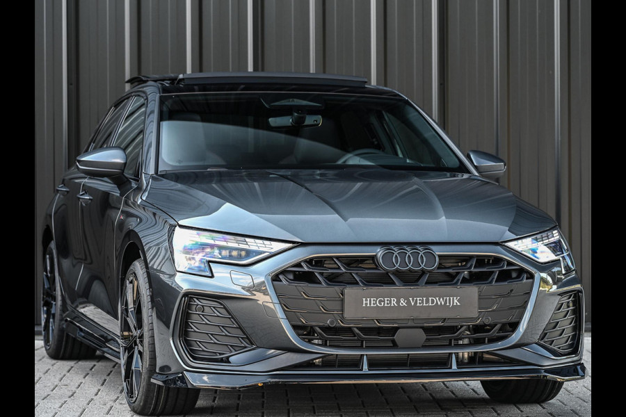 Audi A3 Sportback 45 TFSI e S edition Competition | Panoramadak | 5 jr Garantie | HUD | Sonos Sound | Camera | Ambiance interieur | Active Cruise | S-Seats + Memory | Stoelverwarming | Keyless |