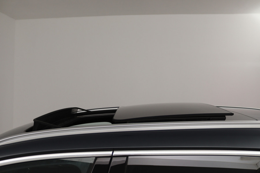 BMW 2 Serie Gran Tourer 220i High Executive (PANORAMADAK, STOELVERWARMING, TREKHAAK, CAMERA)