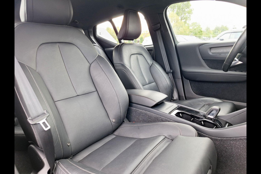 Volvo XC40 Recharge P8 AWD R-Design | Leder | Trekhaak wegklapbaar | Blis | Warmtepomp | 360 Cam |