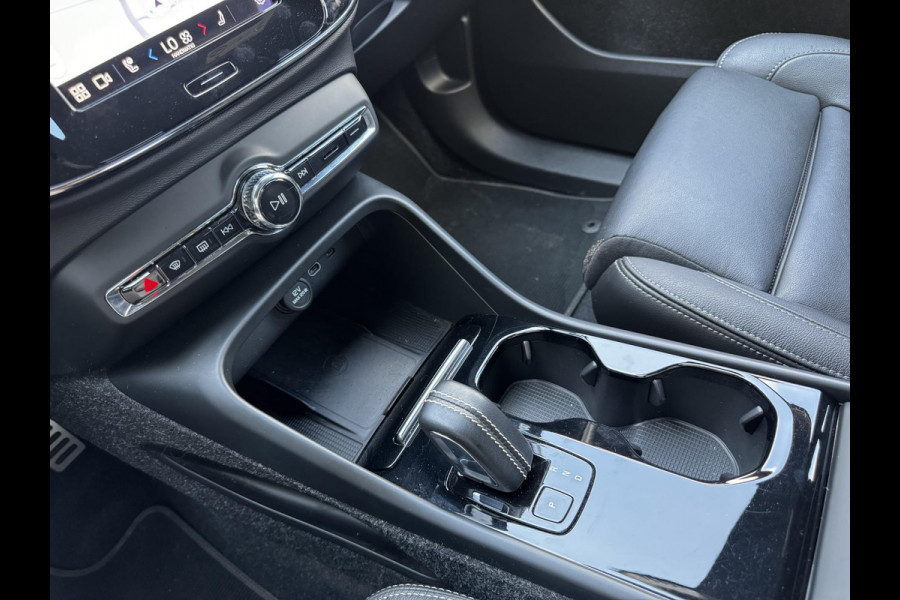 Volvo XC40 Recharge P8 AWD R-Design | Leder | Trekhaak wegklapbaar | Blis | Warmtepomp | 360 Cam |