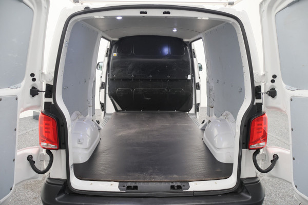 Volkswagen Transporter 2.0 TDI L2H1 28 Comfortline 2x schuifdeur, Trekhaak, Cruise, Navigatie, Airco, Apple CarPlay