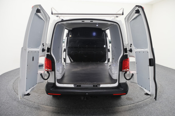 Volkswagen Transporter 2.0 TDI L2H1 28 Comfortline 2x schuifdeur, Trekhaak, Cruise, Navigatie, Airco, Apple CarPlay