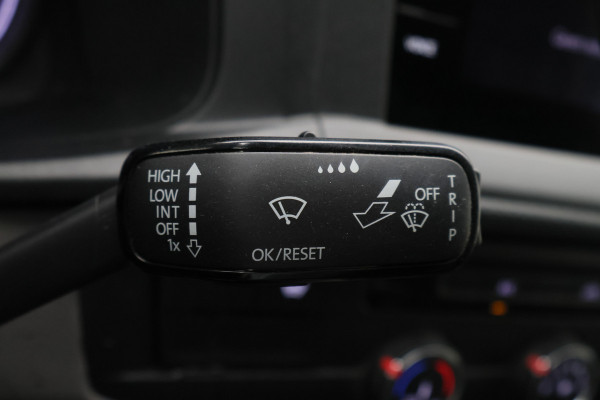 Volkswagen Transporter 2.0 TDI L2H1 28 Comfortline 2x schuifdeur, Trekhaak, Cruise, Navigatie, Airco, Apple CarPlay