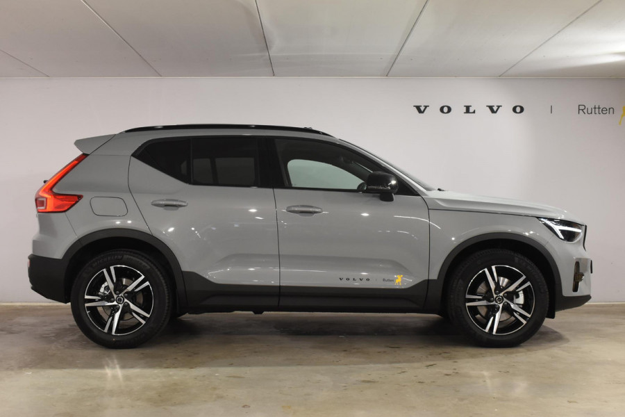 Volvo XC40 B4 211PK Automaat Plus Dark / Adaptive Cruise control / Harman Kardon / Elektrisch verstelbare stoelen met geheugen / Stoel- en stuurverwarming / Elektrisch panorama schuifdak / Extra getint glas