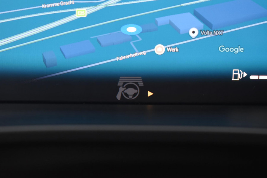 Volvo XC40 B4 211PK Automaat Plus Dark / Adaptive Cruise control / Harman Kardon / Elektrisch verstelbare stoelen met geheugen / Stoel- en stuurverwarming / Elektrisch panorama schuifdak / Extra getint glas