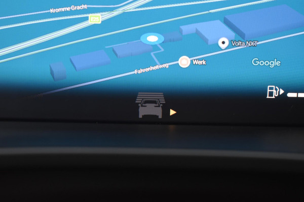 Volvo XC40 B4 211PK Automaat Plus Dark / Adaptive Cruise control / Harman Kardon / Elektrisch verstelbare stoelen met geheugen / Stoel- en stuurverwarming / Elektrisch panorama schuifdak / Extra getint glas