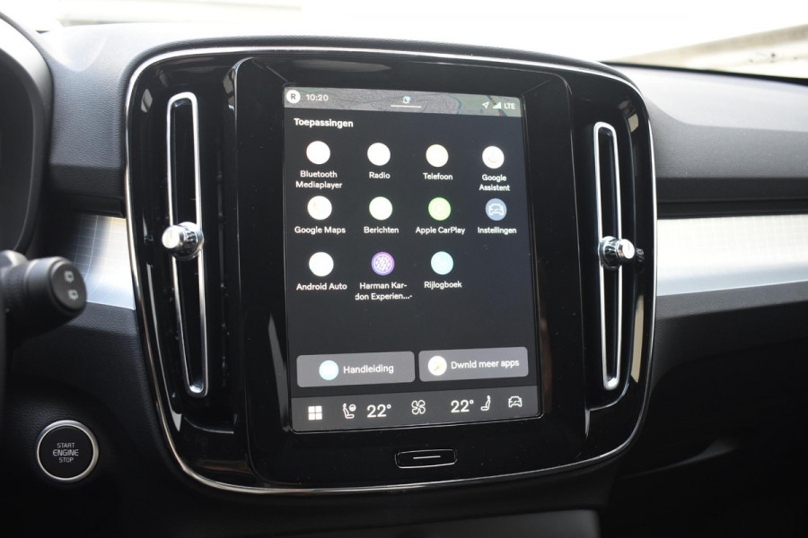 Volvo XC40 B4 211PK Automaat Plus Dark / Adaptive Cruise control / Harman Kardon / Elektrisch verstelbare stoelen met geheugen / Stoel- en stuurverwarming / Elektrisch panorama schuifdak / Extra getint glas