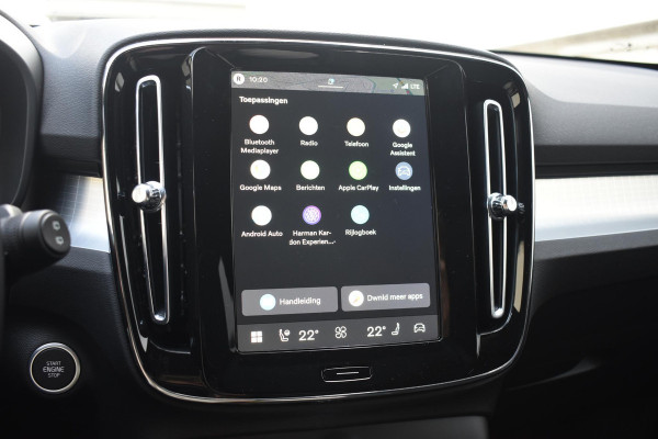 Volvo XC40 B4 211PK Automaat Plus Dark / Adaptive Cruise control / Harman Kardon / Elektrisch verstelbare stoelen met geheugen / Stoel- en stuurverwarming / Elektrisch panorama schuifdak / Extra getint glas