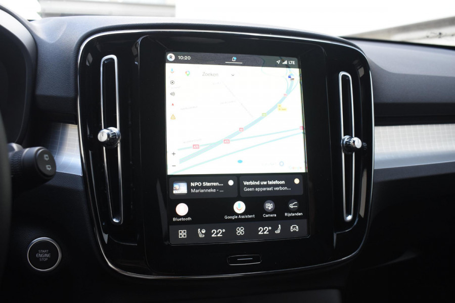 Volvo XC40 B4 211PK Automaat Plus Dark / Adaptive Cruise control / Harman Kardon / Elektrisch verstelbare stoelen met geheugen / Stoel- en stuurverwarming / Elektrisch panorama schuifdak / Extra getint glas