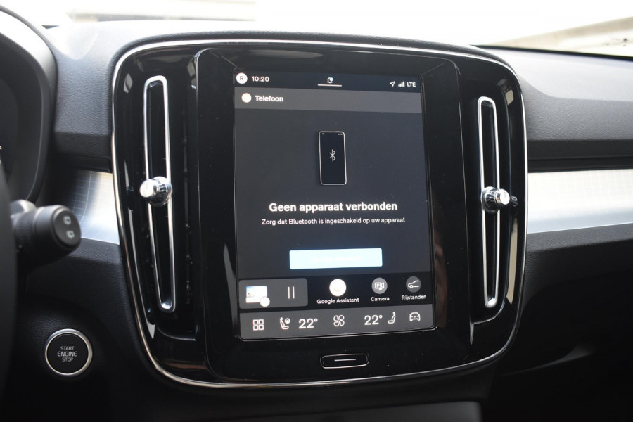 Volvo XC40 B4 211PK Automaat Plus Dark / Adaptive Cruise control / Harman Kardon / Elektrisch verstelbare stoelen met geheugen / Stoel- en stuurverwarming / Elektrisch panorama schuifdak / Extra getint glas