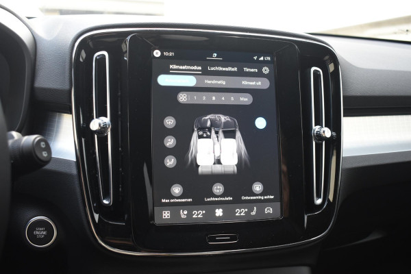 Volvo XC40 B4 211PK Automaat Plus Dark / Adaptive Cruise control / Harman Kardon / Elektrisch verstelbare stoelen met geheugen / Stoel- en stuurverwarming / Elektrisch panorama schuifdak / Extra getint glas