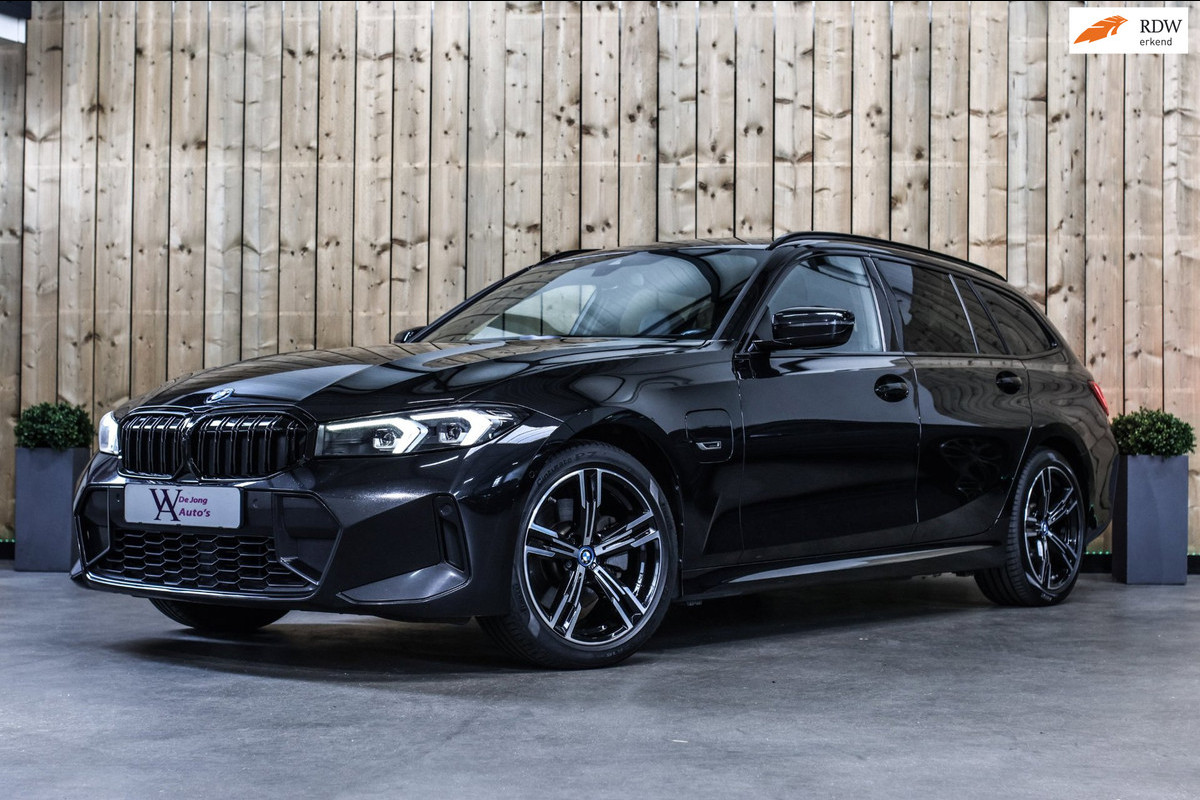 BMW 3 Serie Touring 330e M-Sport *Camera*Led*Stuurwielverwarming*