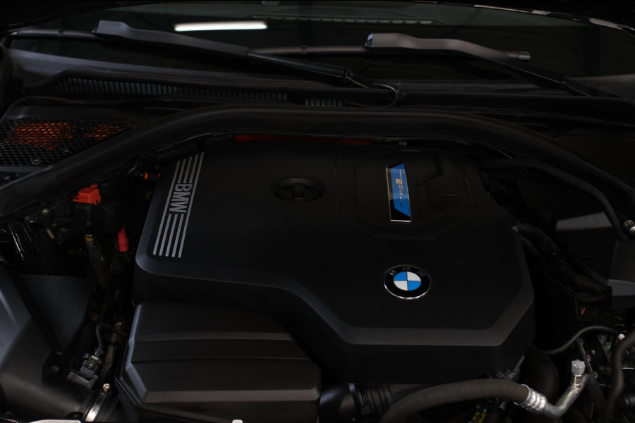 BMW 3 Serie Touring 330e M-Sport *Camera*Led*Stuurwielverwarming*
