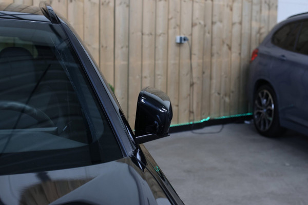 BMW 3 Serie Touring 330e M-Sport *Camera*Led*Stuurwielverwarming*