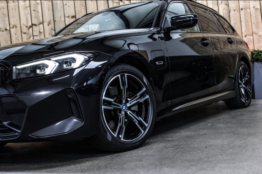 BMW 3 Serie Touring 330e M-Sport *Camera*Led*Stuurwielverwarming*