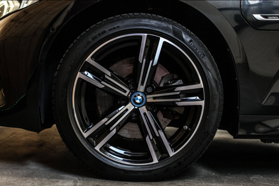 BMW 3 Serie Touring 330e M-Sport *Camera*Led*Stuurwielverwarming*