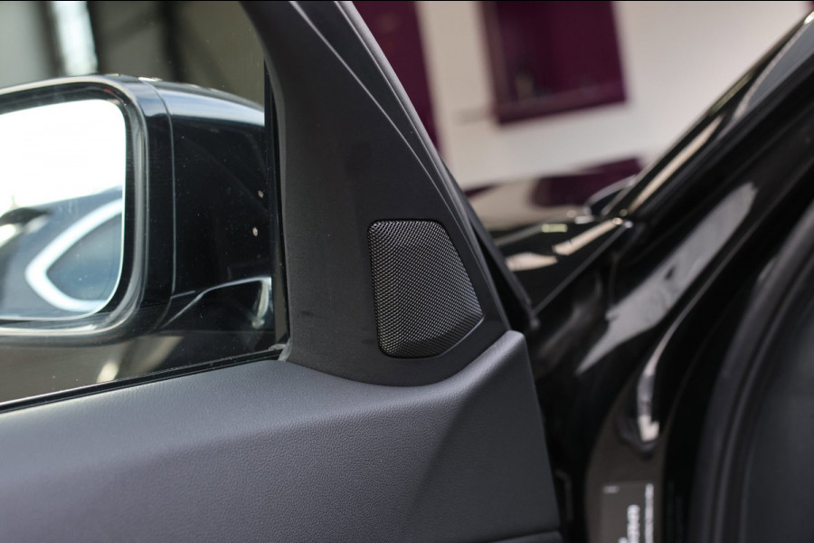 BMW 3 Serie Touring 330e M-Sport *Camera*Led*Stuurwielverwarming*