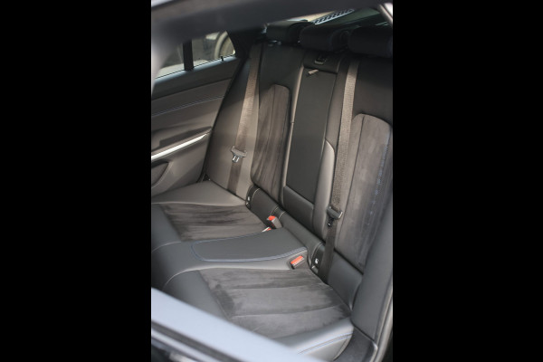 BMW 3 Serie Touring 330e M-Sport *Camera*Led*Stuurwielverwarming*