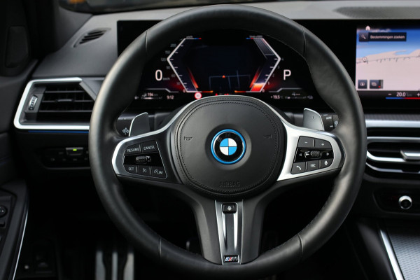 BMW 3 Serie Touring 330e M-Sport *Camera*Led*Stuurwielverwarming*