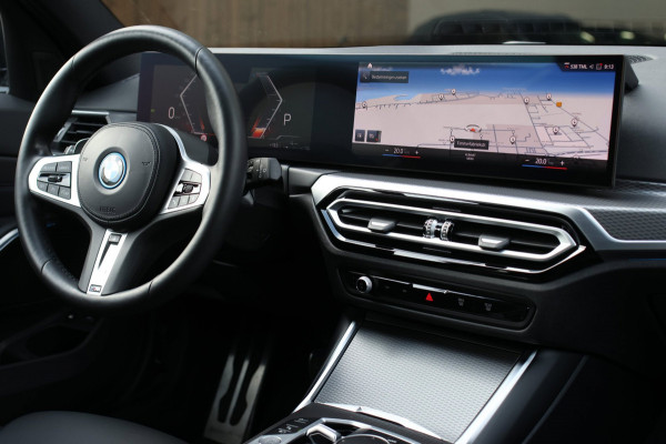 BMW 3 Serie Touring 330e M-Sport *Camera*Led*Stuurwielverwarming*