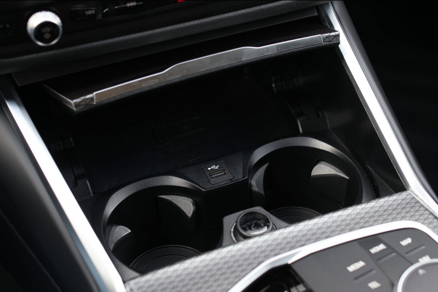 BMW 3 Serie Touring 330e M-Sport *Camera*Led*Stuurwielverwarming*
