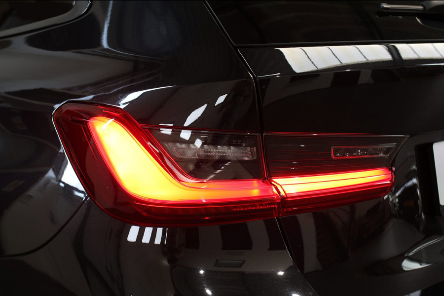 BMW 3 Serie Touring 330e M-Sport *Camera*Led*Stuurwielverwarming*