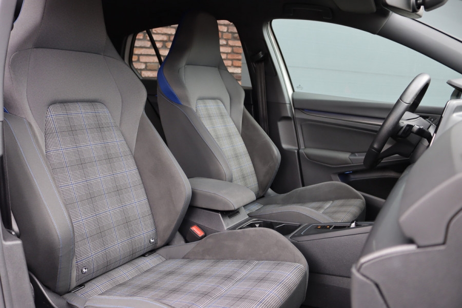 Volkswagen Golf 1.4 eHybrid GTE | Adaptieve Cruise Control | Verwarmd Stuurwiel | Navigatie Discover Pro | Apple Carplay |  Stoelverwarming | Keyless Entry | Air Care |