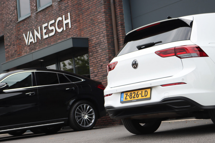 Volkswagen Golf 1.4 eHybrid GTE | Adaptieve Cruise Control | Verwarmd Stuurwiel | Navigatie Discover Pro | Apple Carplay |  Stoelverwarming | Keyless Entry | Air Care |