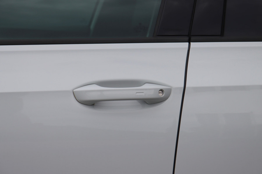 Volkswagen Golf 1.4 eHybrid GTE | Adaptieve Cruise Control | Verwarmd Stuurwiel | Navigatie Discover Pro | Apple Carplay |  Stoelverwarming | Keyless Entry | Air Care |