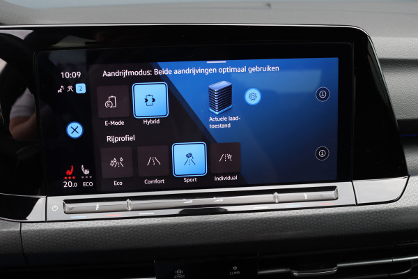 Volkswagen Golf 1.4 eHybrid GTE | Adaptieve Cruise Control | Verwarmd Stuurwiel | Navigatie Discover Pro | Apple Carplay |  Stoelverwarming | Keyless Entry | Air Care |