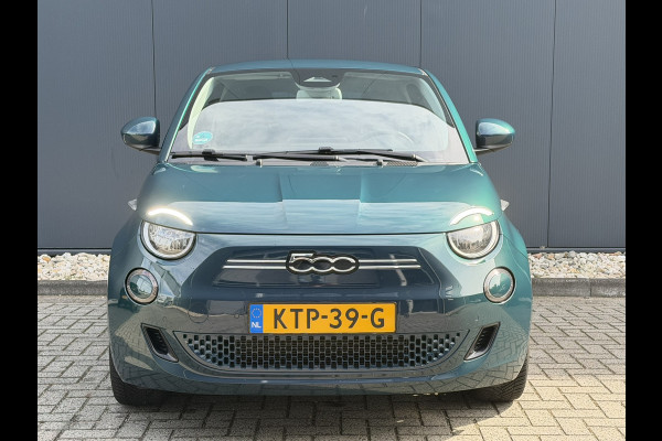Fiat 500E Urban 42 kWh | Pack Style | Pack Comfort | Camera | Stoelverwarming | Cruise control | Lane Assist | Apple Carplay/Android Auto