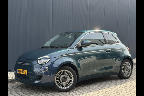 Fiat 500E Urban 42 kWh | Pack Style | Pack Comfort | Camera | Stoelverwarming | Cruise control | Lane Assist | Apple Carplay/Android Auto