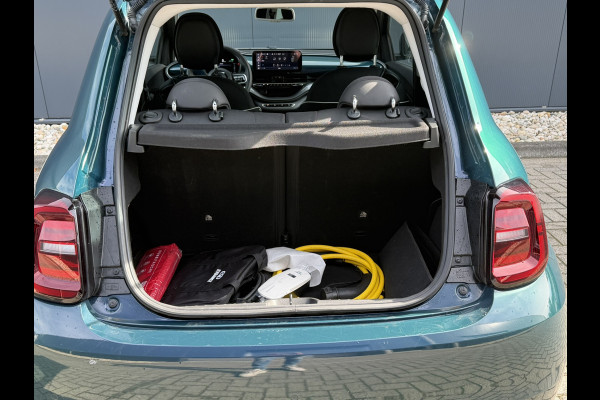 Fiat 500E Urban 42 kWh | Pack Style | Pack Comfort | Camera | Stoelverwarming | Cruise control | Lane Assist | Apple Carplay/Android Auto