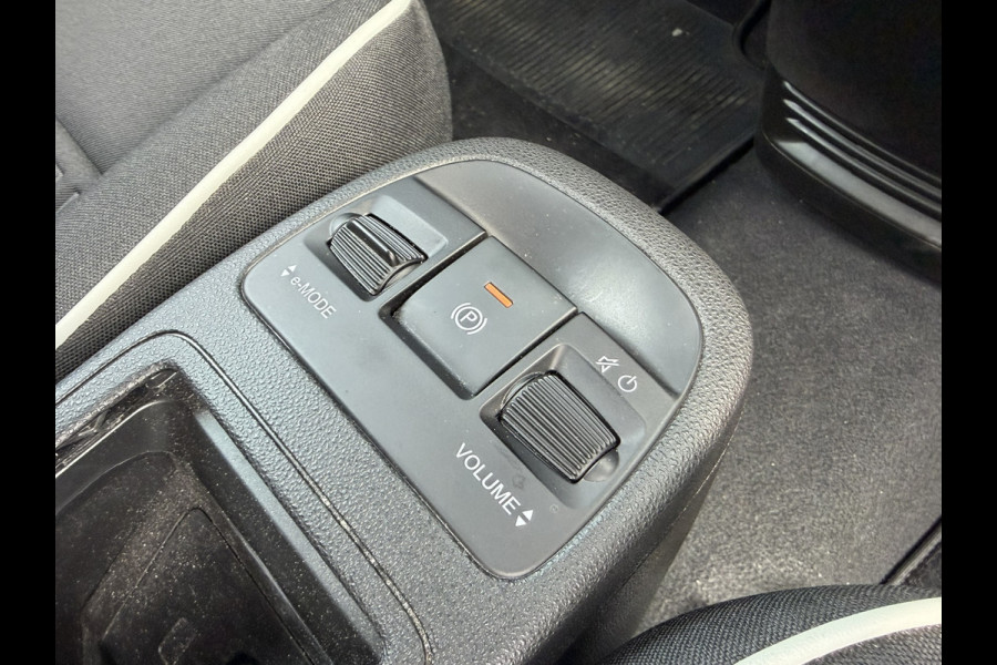 Fiat 500E Urban 42 kWh | Pack Style | Pack Comfort | Camera | Stoelverwarming | Cruise control | Lane Assist | Apple Carplay/Android Auto