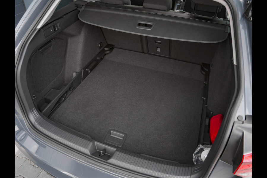 Volkswagen Golf Variant 1.5 eTSI Life Business | PANO | WINTERPAKKET | ADAPTIVE