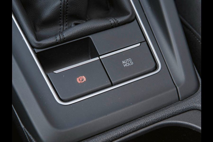 Volkswagen Golf Variant 1.5 eTSI Life Business | PANO | WINTERPAKKET | ADAPTIVE