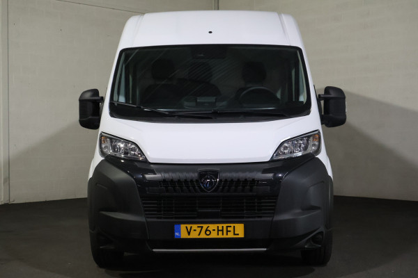 Peugeot Boxer 2.2 BlueHDi 180pk L4 H2 Automaat Airco Navigatie Camera