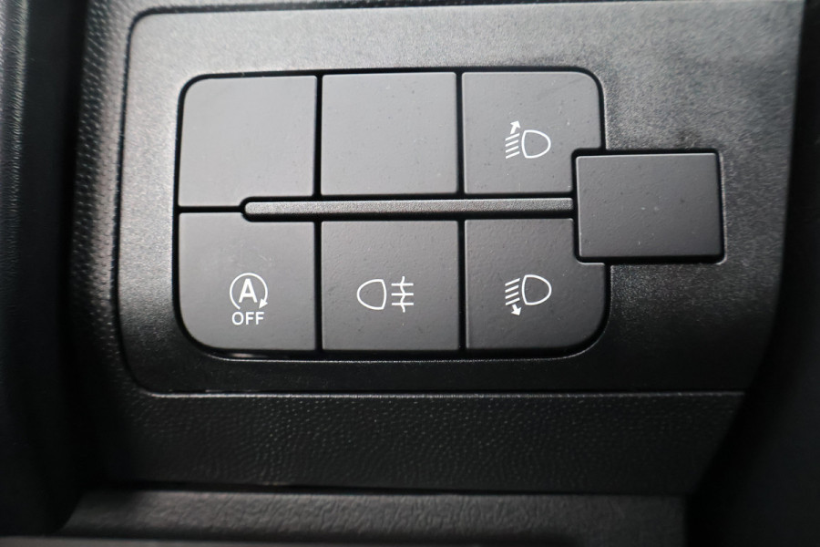 Peugeot Boxer 2.2 BlueHDi 180pk L4 H2 Automaat Airco Navigatie Camera