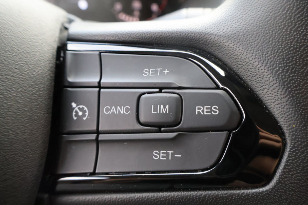 Peugeot Boxer 2.2 BlueHDi 180pk L4 H2 Automaat Airco Navigatie Camera