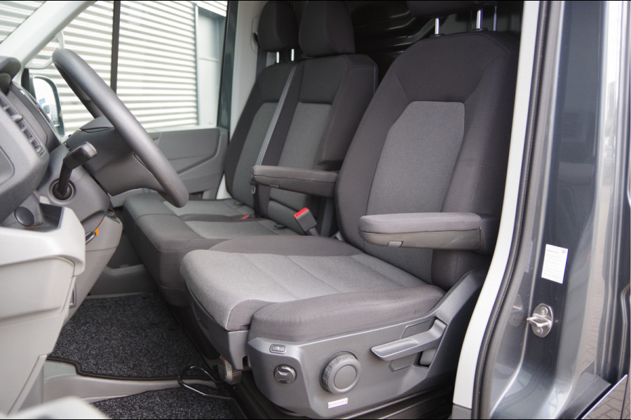 Volkswagen Crafter 35 2.0 TDI L3H2(L2H1) 3-ZITS, 165PK AUT. LED, 3.5T TREKHAAK, ADAPT. CRUISE, CAMERA, NAVI, AIRCO, VOORRUIT VERWARMING, NL AUTO, N