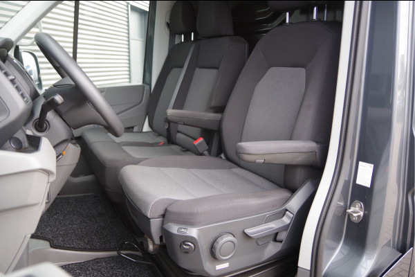 Volkswagen Crafter 35 2.0 TDI L3H2(L2H1) 3-ZITS, 165PK AUT. LED, 3.5T TREKHAAK, ADAPT. CRUISE, CAMERA, NAVI, AIRCO, VOORRUIT VERWARMING, NL AUTO, N