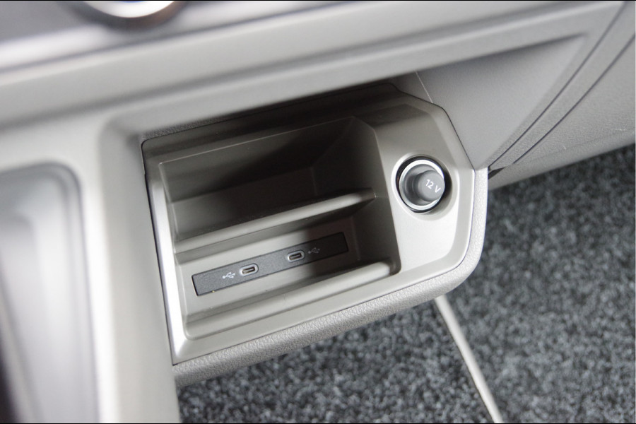 Volkswagen Crafter 35 2.0 TDI L3H2(L2H1) 3-ZITS, 165PK AUT. LED, 3.5T TREKHAAK, ADAPT. CRUISE, CAMERA, NAVI, AIRCO, VOORRUIT VERWARMING, NL AUTO, N