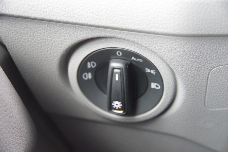 Volkswagen Crafter 35 2.0 TDI L3H2(L2H1) 3-ZITS, 165PK AUT. LED, 3.5T TREKHAAK, ADAPT. CRUISE, CAMERA, NAVI, AIRCO, VOORRUIT VERWARMING, NL AUTO, N