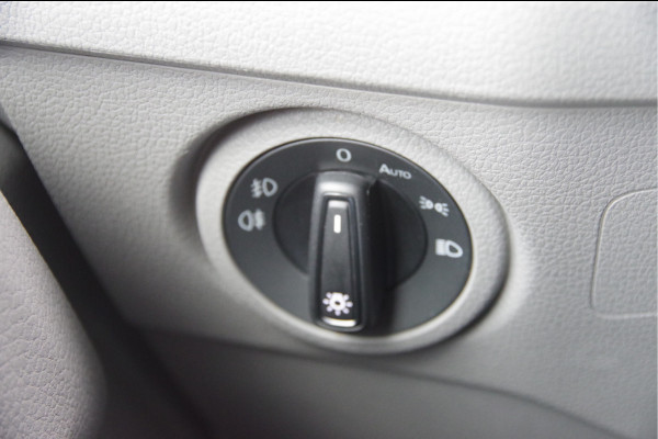 Volkswagen Crafter 35 2.0 TDI L3H2(L2H1) 3-ZITS, 165PK AUT. LED, 3.5T TREKHAAK, ADAPT. CRUISE, CAMERA, NAVI, AIRCO, VOORRUIT VERWARMING, NL AUTO, N