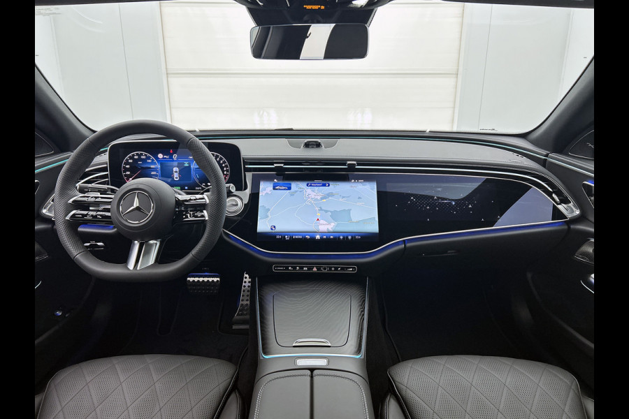 Mercedes-Benz E-Klasse 300 e Business Solution AMG | Premium pakket | Winterpakket | Nightpakket | Leder pakket | USB–pakket Plus | Trekhaak | Panoramaschuifdak | 360° camera | Burmester® 4D surround sound | GUARD 360° | 20-inch multispaaks AMG velgen |